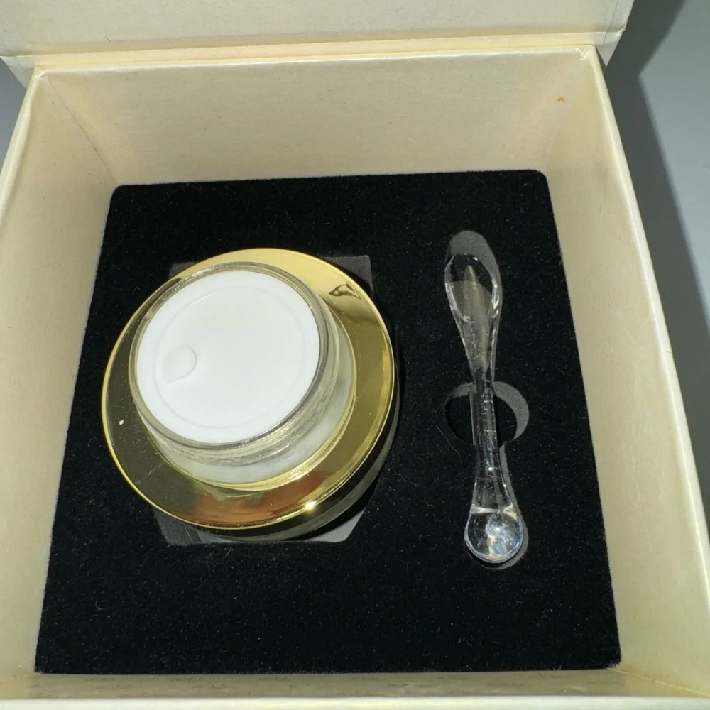 New in box 24k Ultimate Collagen Mask